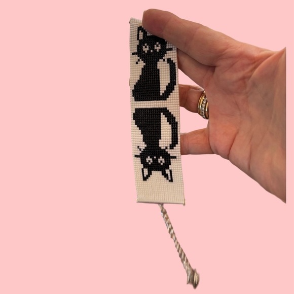 Beaded loom black cat bracelet whimsical adjustable gift for cat lover cat mom - Picture 6 of 8